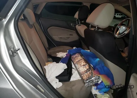 2015 Ford Fiesta Se z USA, uszkodzony, nr VIN 3FADP4BJ9FM123950